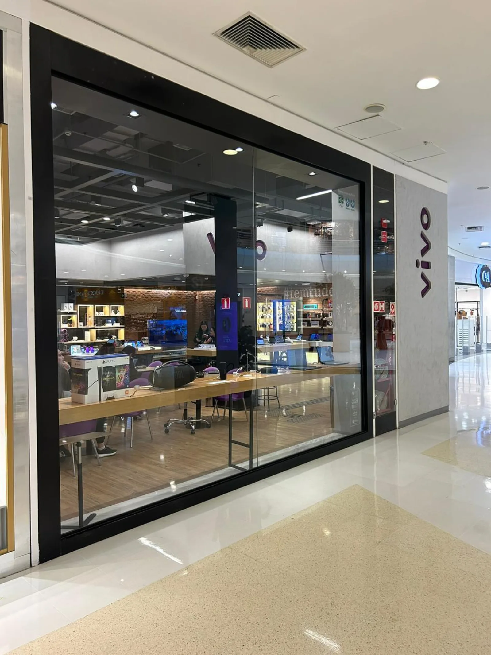 Portas e Vitrines Comerciais 1